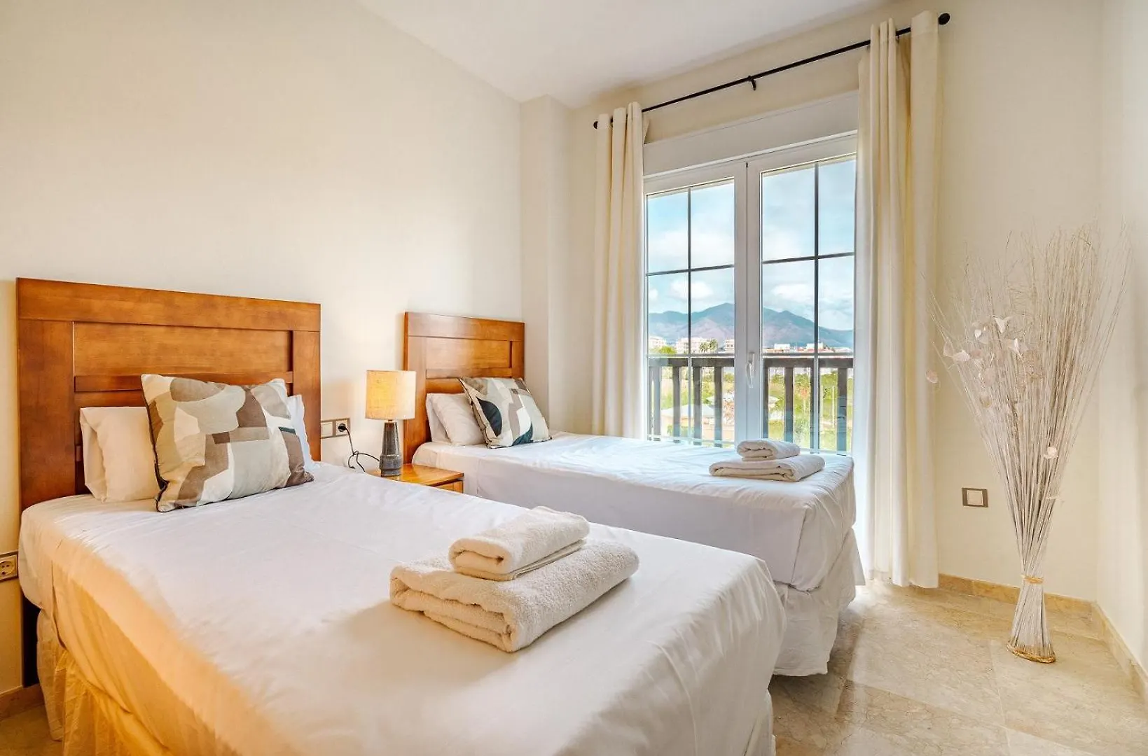 40 Comfortable Apartment Next To Puerto De La Duquesa Manilva